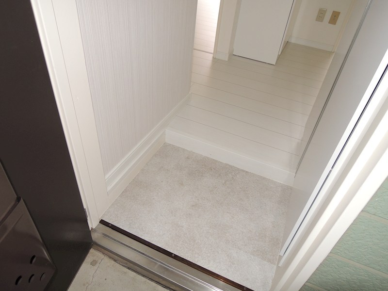 メゾンドシャルマン 玄関