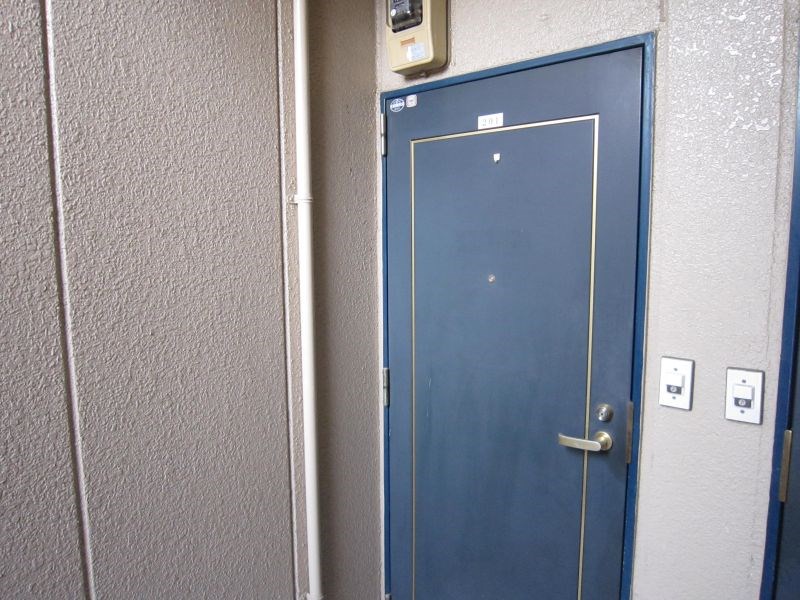 ラフォーレ稲城  玄関