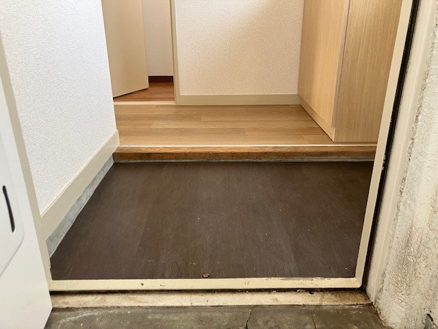 メゾン寺尾台 玄関