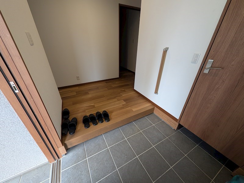 坂浜4丁目貸家 玄関