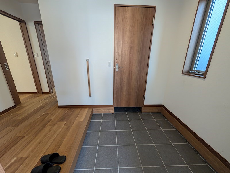 坂浜4丁目貸家 玄関
