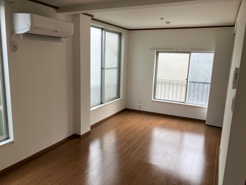 ハイツ尾張城（オワリジョウ） リビング