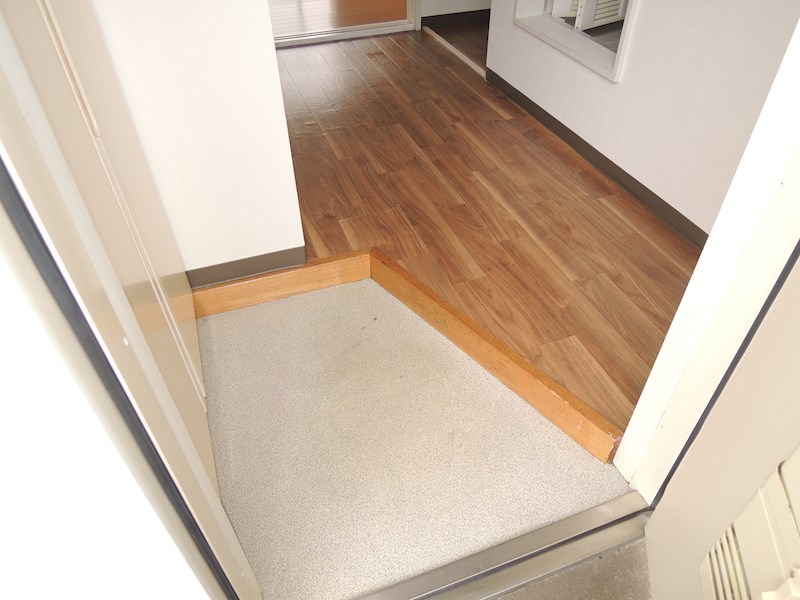 サンフォーレスト 玄関