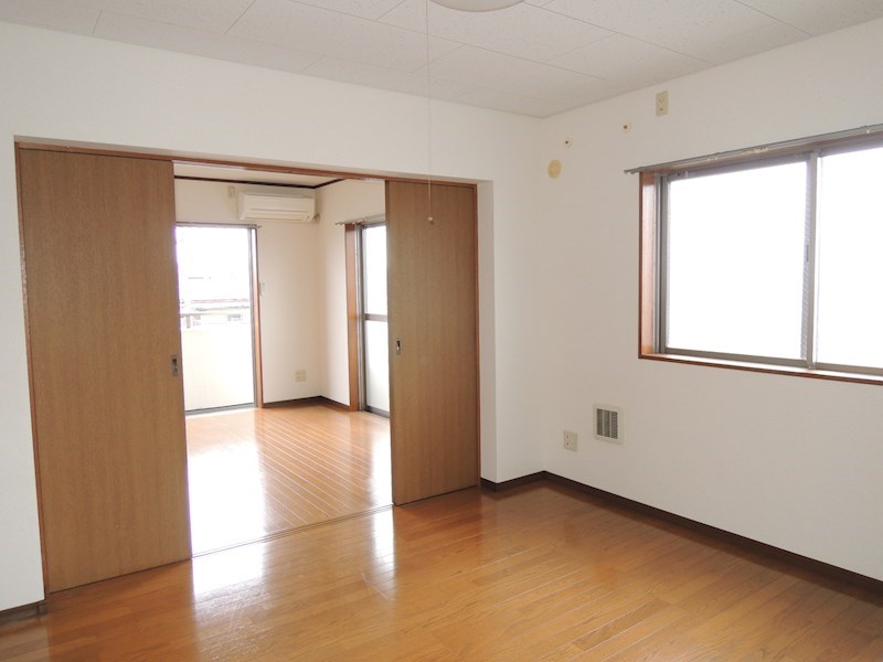 プラウトン リビング