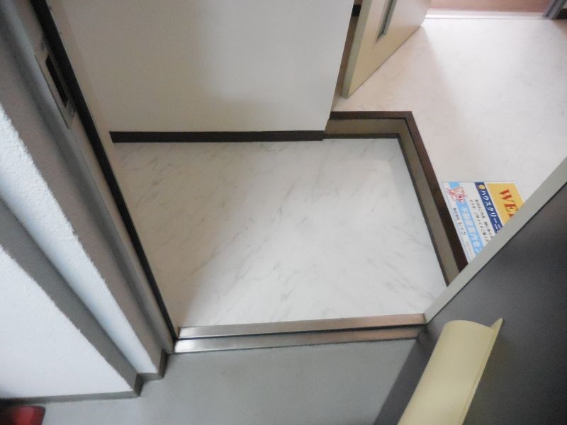 栗谷二番館 玄関