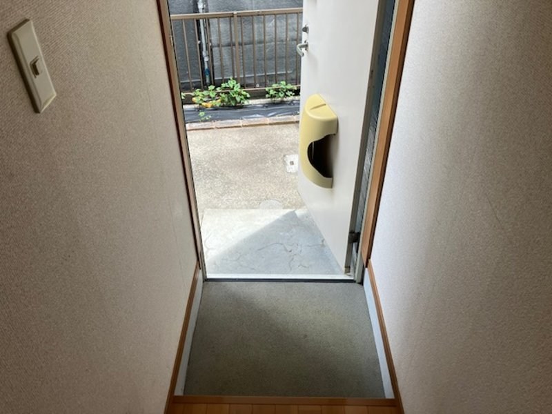 ヒルズアゼリアウエストⅡ 玄関