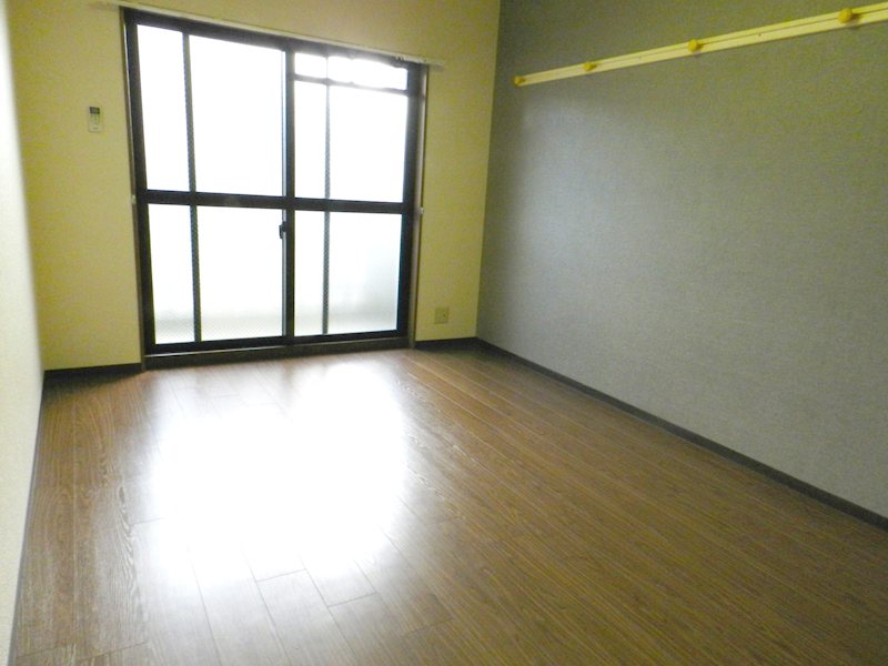 フェイム西ノ京 リビング