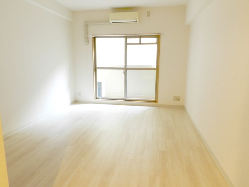 ハウスセゾン四条通 リビング