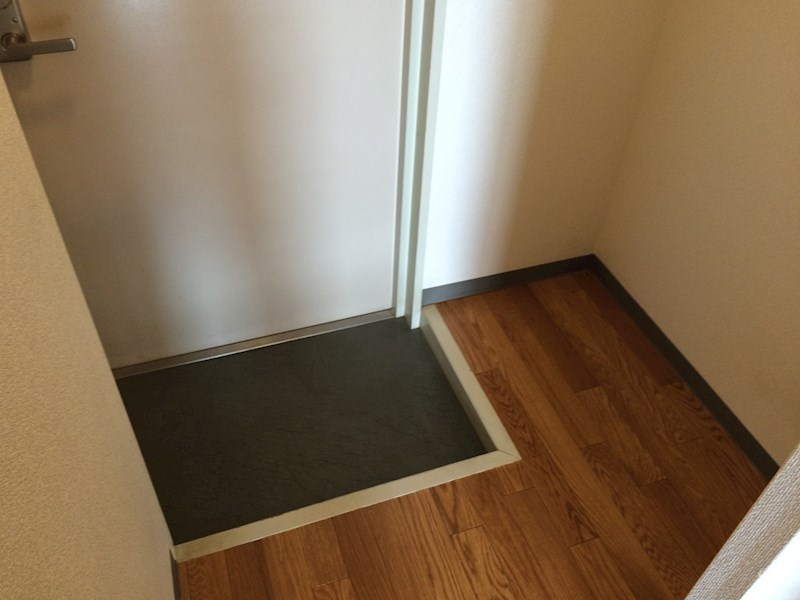 ス・プレール北野 玄関