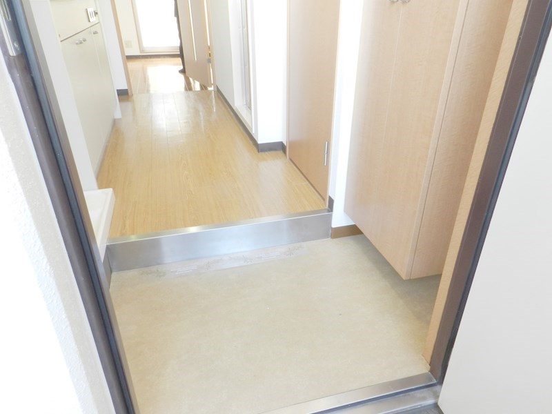 アート衣笠 玄関