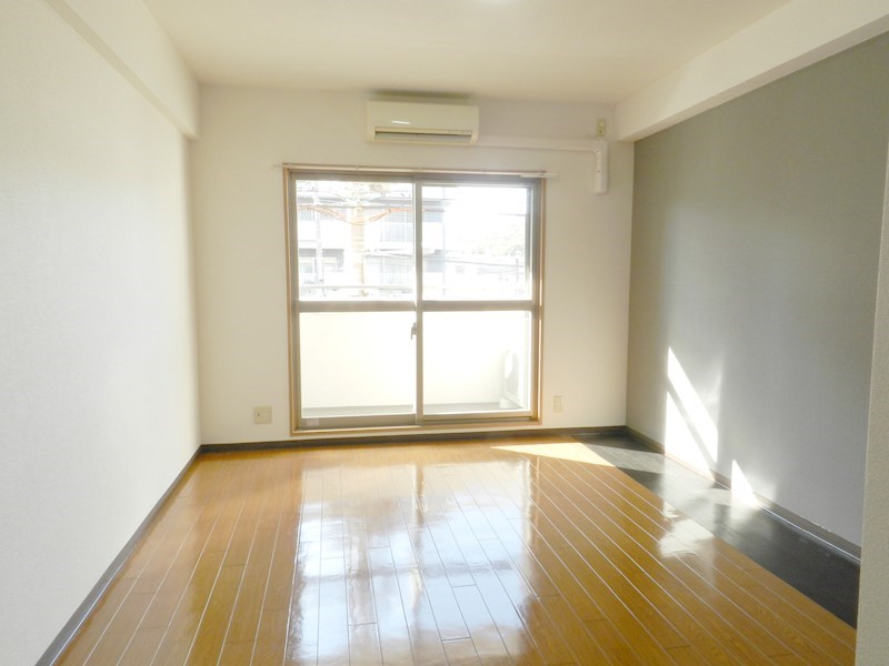 アート衣笠 リビング