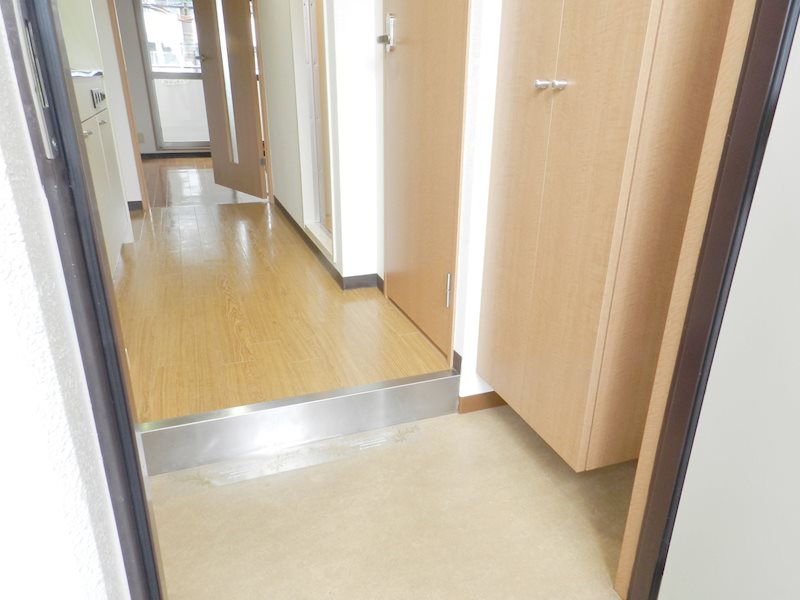 アート衣笠 玄関