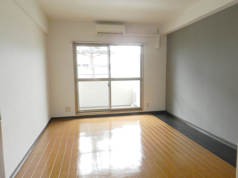 アート衣笠 ベッドルーム