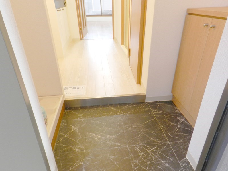 ハウゼ衣笠の杜 玄関