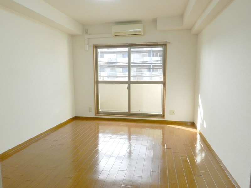 グリーンメイプル衣笠 リビング