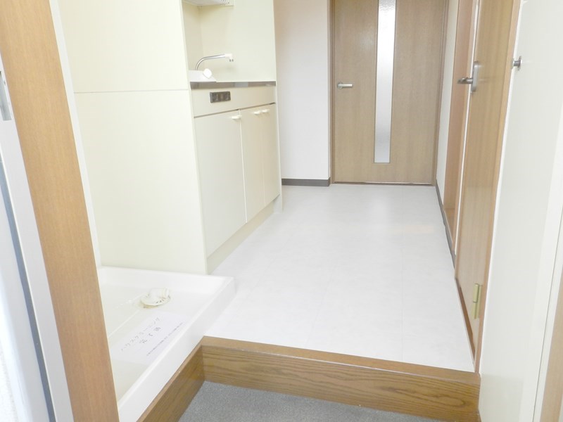 フェイム西ノ京 玄関