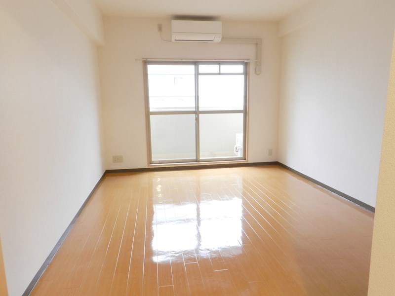 ハウスセゾン四条通 リビング