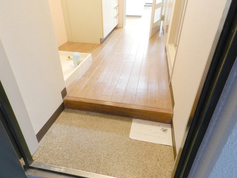 ス・プレール田中 玄関