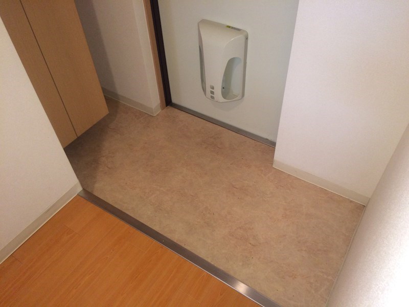 ハウスセゾン四条通 玄関