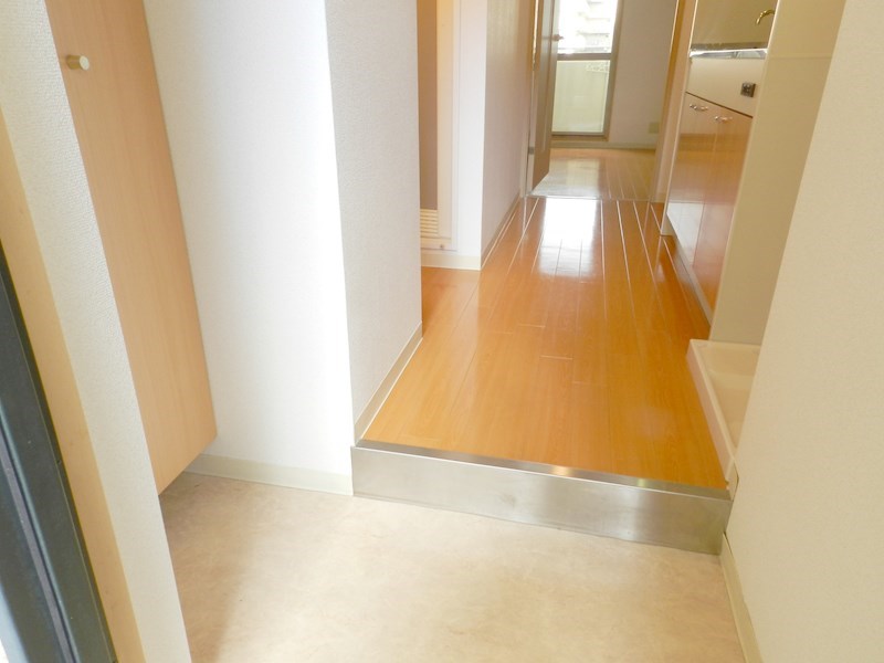 ハウスセゾン四条通 玄関