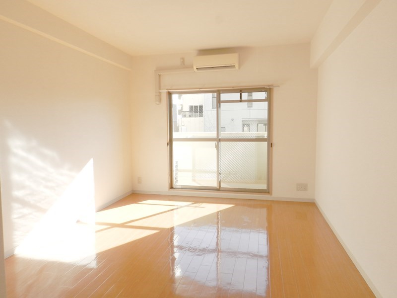 ハウスセゾン四条通 リビング