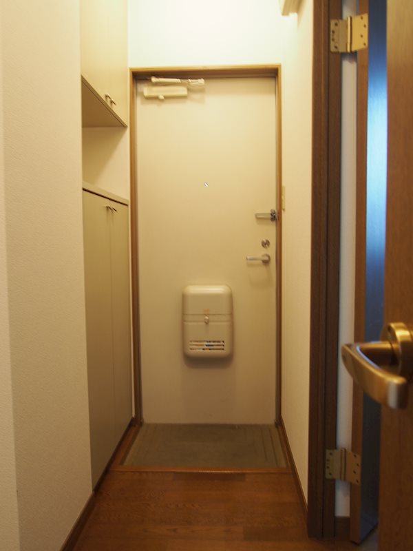 エステートピア瀬田B棟 玄関