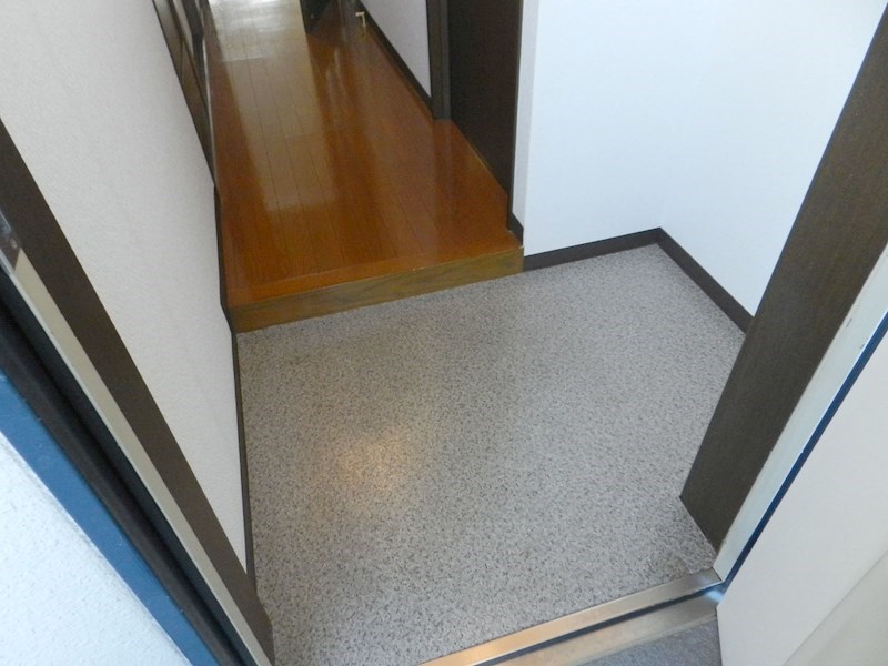 ファミールDAN 玄関