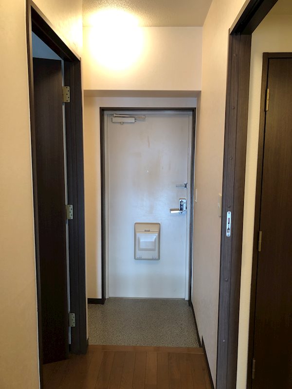 ファミールDAN 玄関