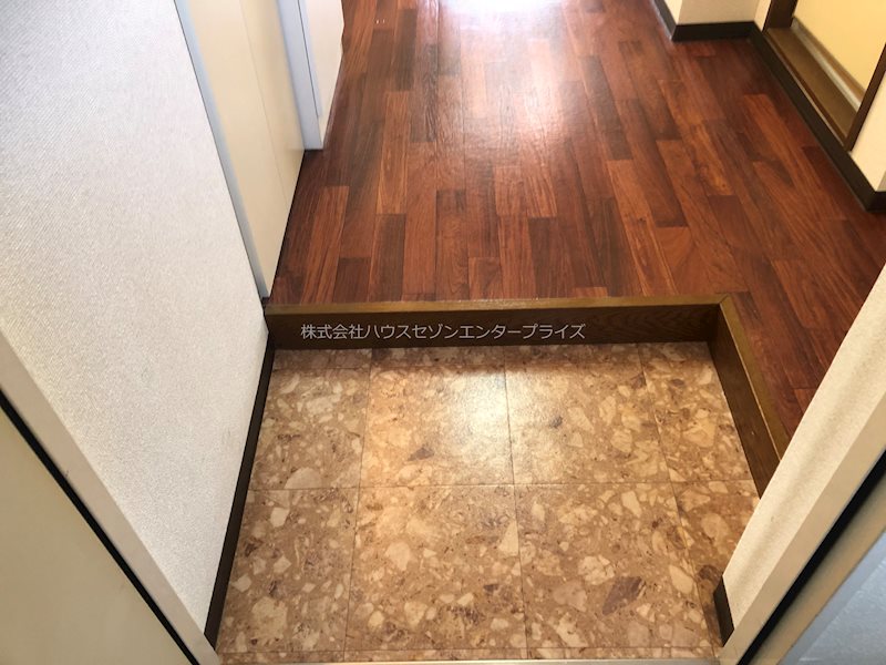 ルミエール吉岡 玄関