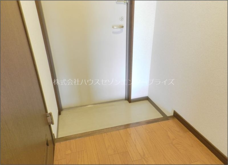 メゾンマツオ 玄関