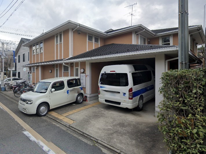 ヤサカ北山堀川テナント(西棟) 玄関