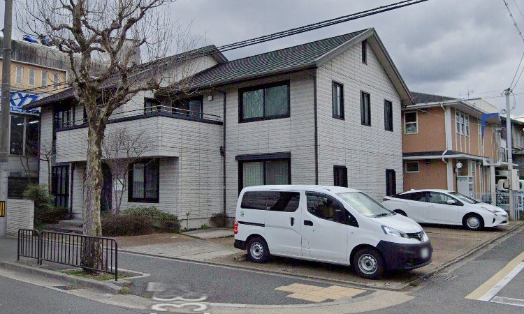 ヤサカ北山堀川テナント(東棟) 玄関