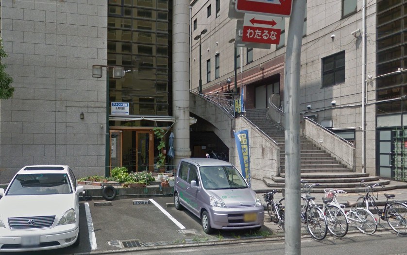 デルフィ西大路 玄関