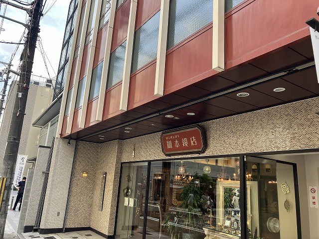 岡本鏡店ビル 玄関