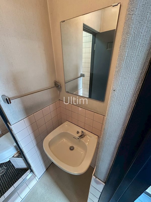 深草東伊達町16-1店舗 洗面所