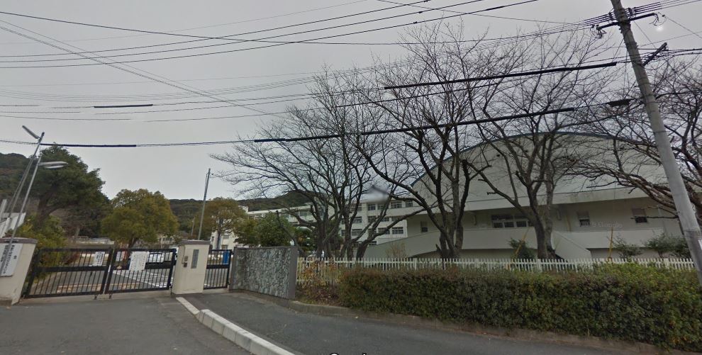 ヴィルヌーブ中間 South 小学校