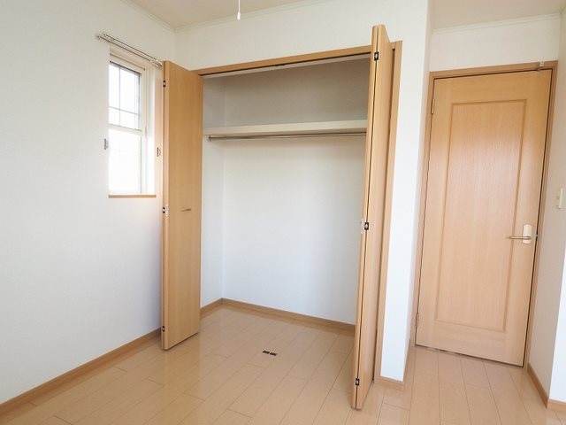 サンリット・ヴィラ　A棟  収納
