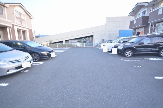 サンリット・ヴィラ　A棟  駐車場