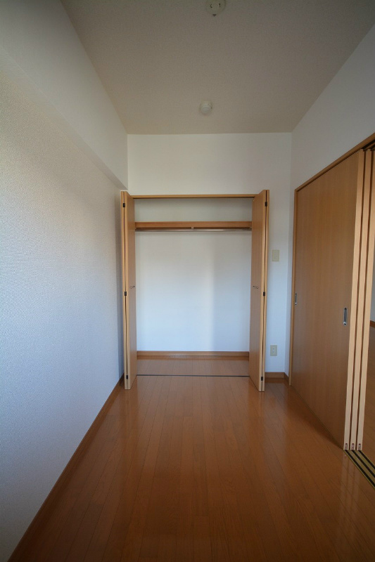 出屋敷館 ベッドルーム