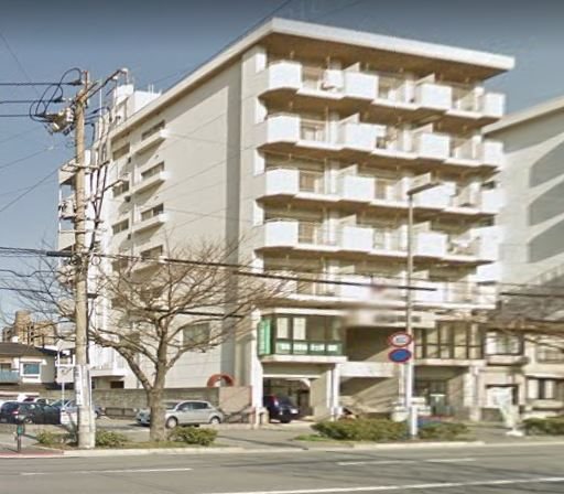 レイ前田  外観写真