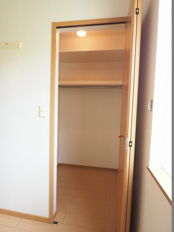 ソレイユ元町 B棟  収納