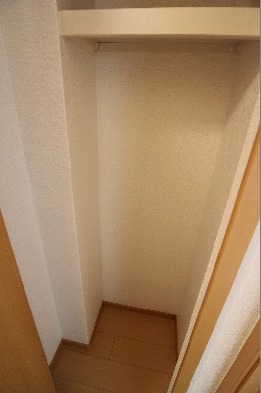 ソレイユ元町 B棟  収納