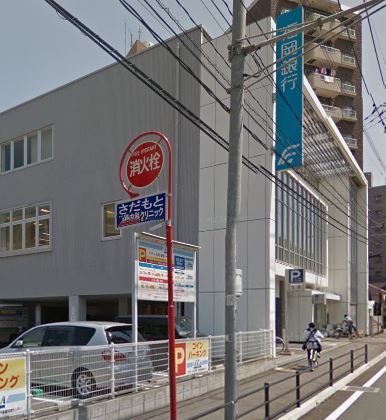 ザ・レジデンスBonjono East 銀行
