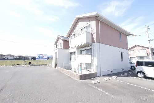 メゾン　エクレールB棟 駐車場