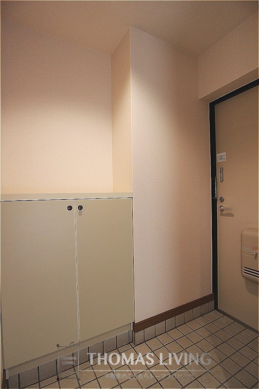 KAKU BLD 玄関