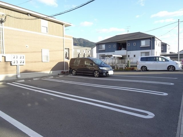 ピュアコート 駐車場