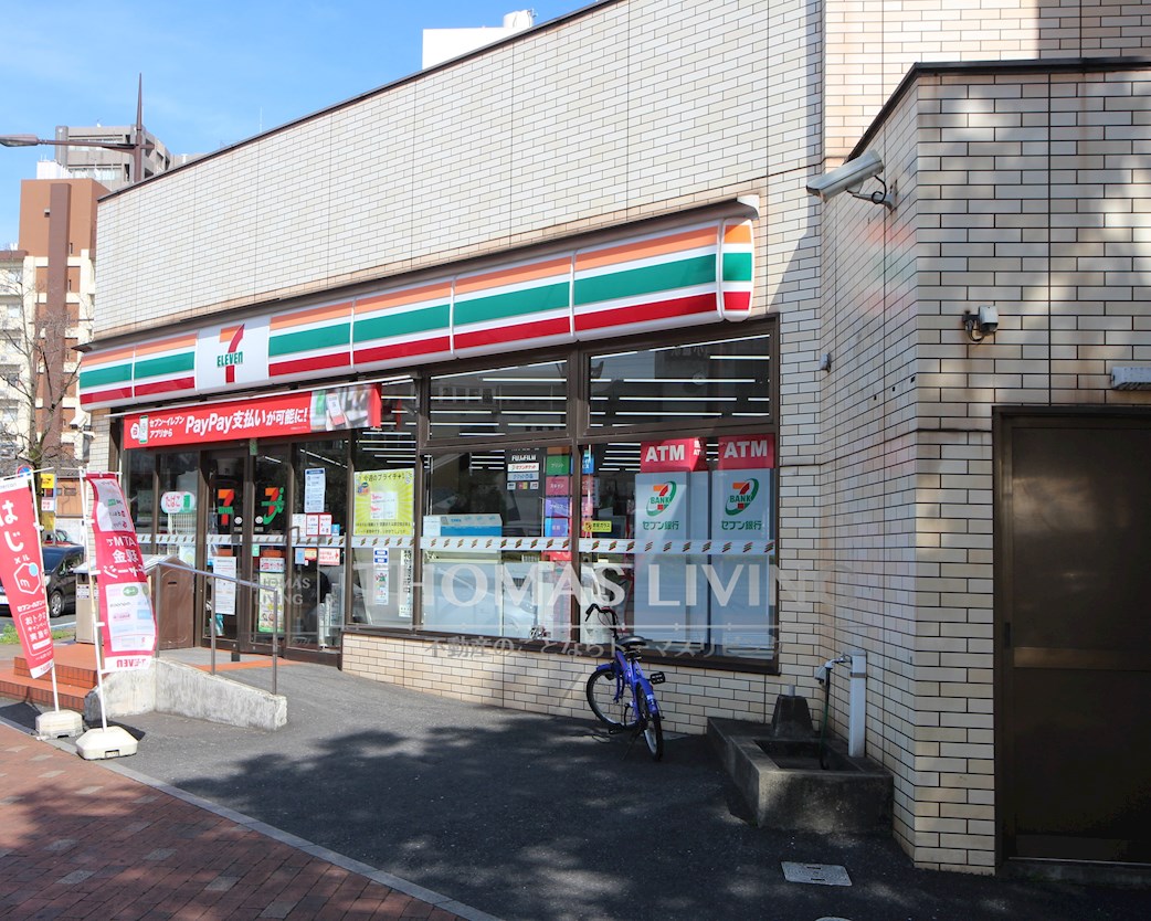 RJRプレシア西小倉駅前 コンビニ