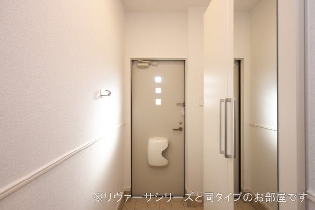 ヴィヴァーチェ直方Ⅱ 玄関