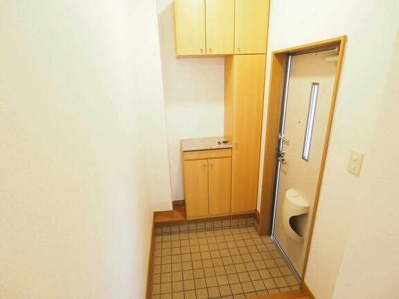 ランドコア田町 玄関