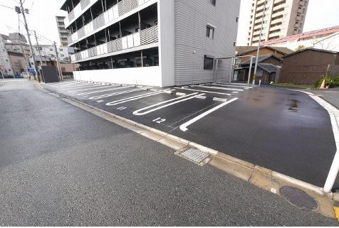 サンクレシア戸畑駅前 駐車場